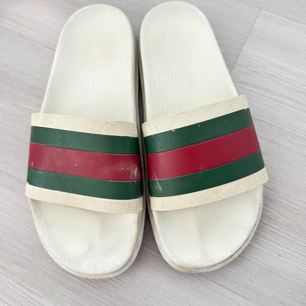 Men’s Gucci sandals